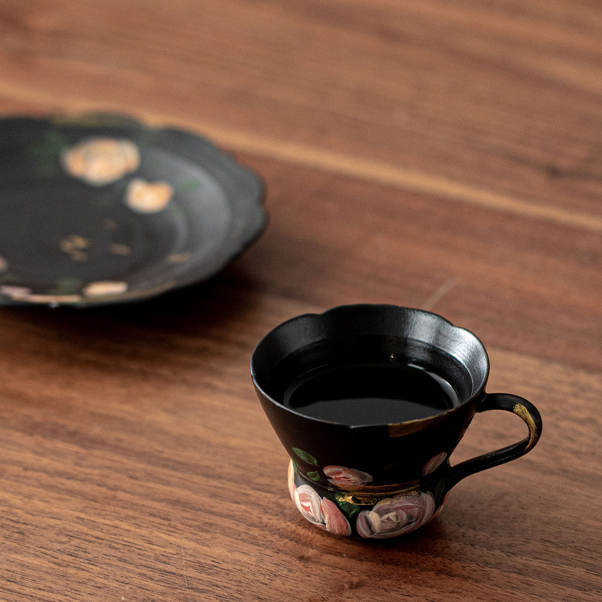 Ceramic Mug 3.7 oz Black - Scalloped Rose Painting, 5.5 cm